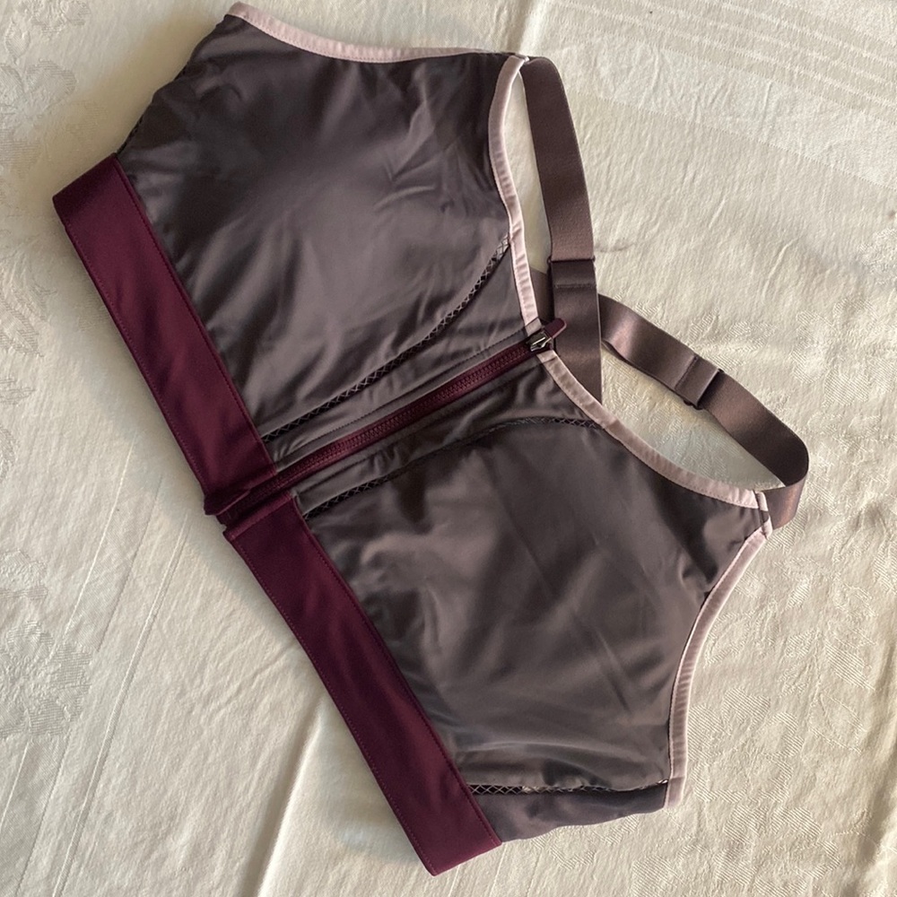 Fabletics Racer-Back Sports Bra Sz 2X NWOT
